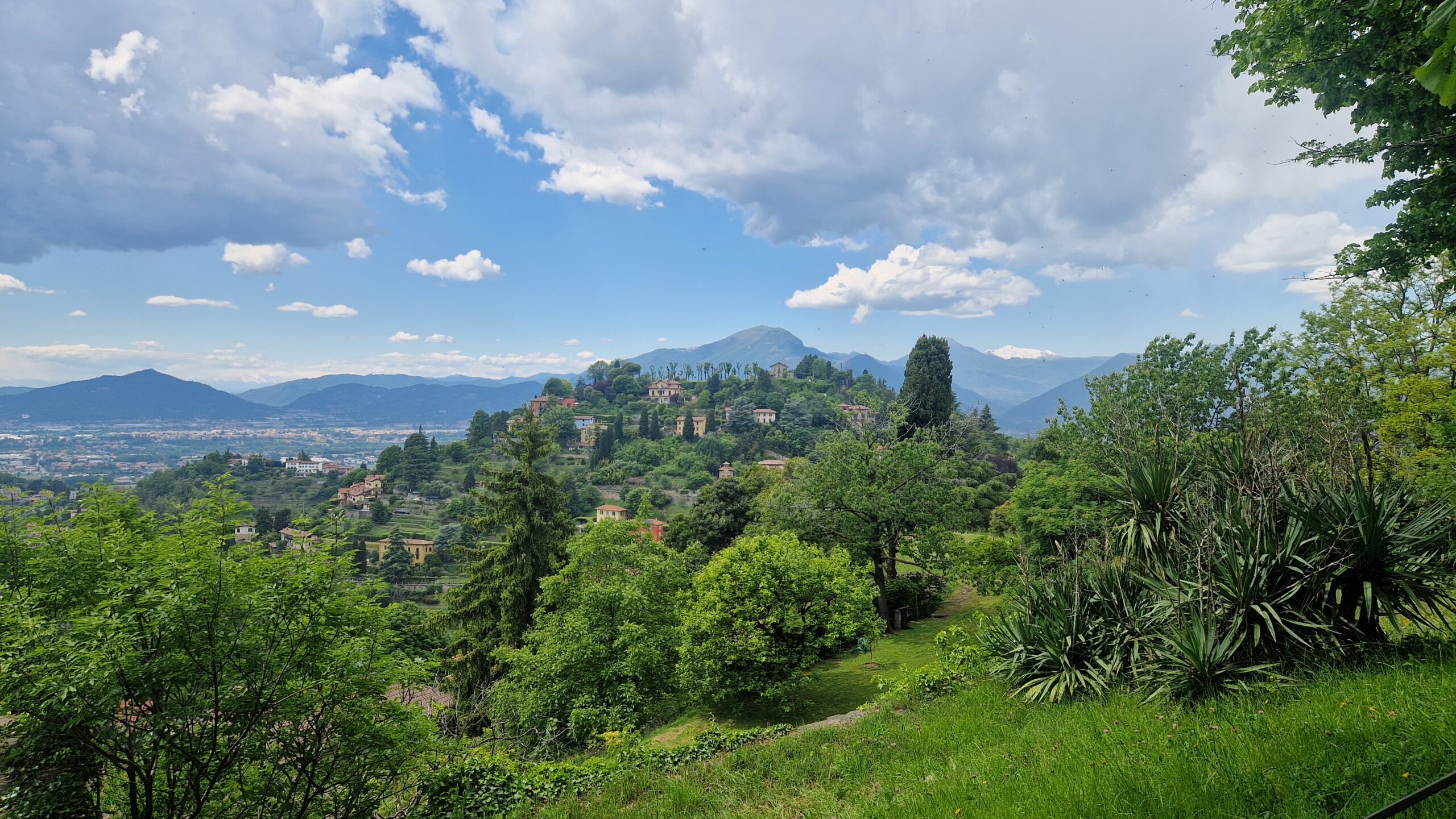 Architecture and orange roofs in Bergamo / Funiculars